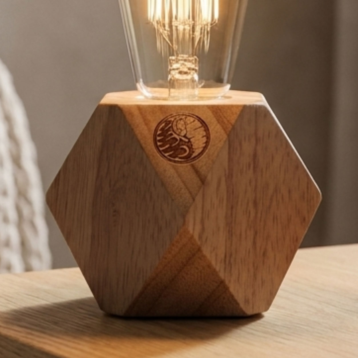 Promethion table lamp